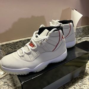 Jordan 11 Retro Platinum Tint Size 8